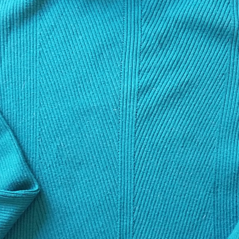 Sweater - Picture 4 of 4